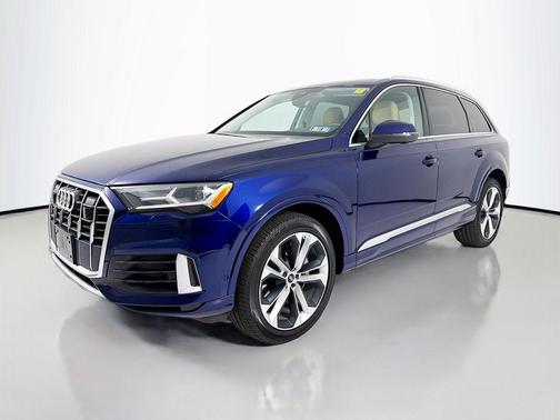 Navarra Blue Metallic 2023 Audi Q7 55 Premium Plus
