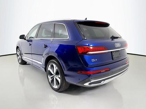 Navarra Blue Metallic 2023 Audi Q7 55 Premium Plus
