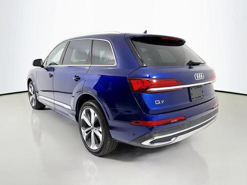 Navarra Blue Metallic 2023 Audi Q7 55 Premium Plus