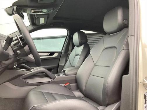 2024 Porsche Cayenne Base (Tiptronic)