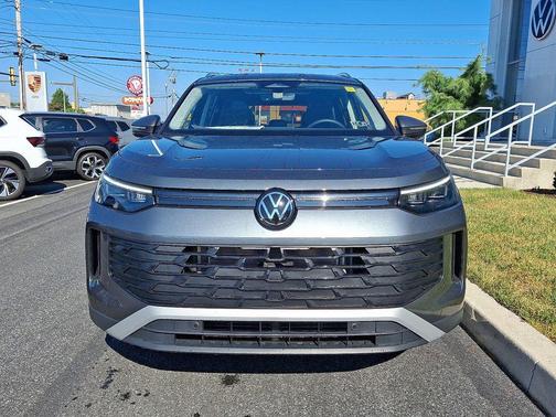 2025 Volkswagen Tiguan 2.0T SE 4MOTION