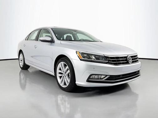 2018 Volkswagen Passat 2.0T SEL Premium
