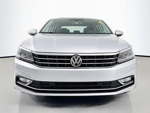 2018 Volkswagen Passat 2.0T SEL Premium
