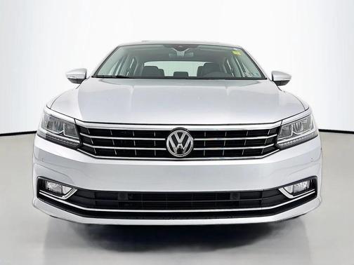 2018 Volkswagen Passat 2.0T SEL Premium