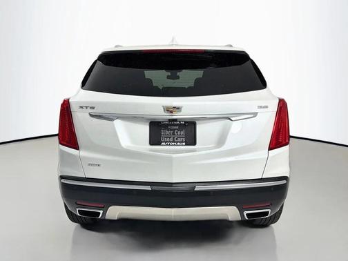 Crystal White Tricoat 2018 Cadillac XT5 Platinum
