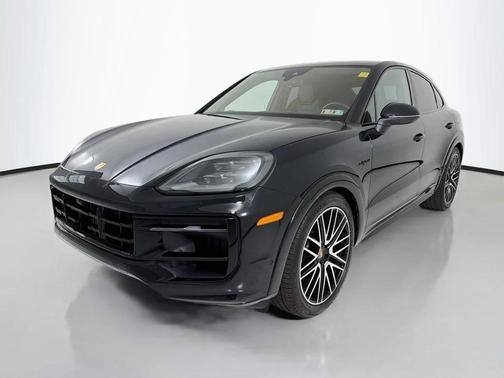 Chromite Black Metallic 2026 Porsche Cayenne Cayenne S E-Hybrid