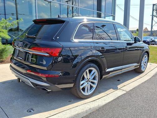 2025 Audi Q7 55 Premium Plus