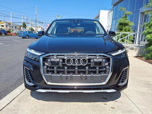 2025 Audi Q7 55 Premium Plus