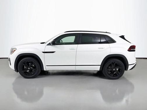 opal white pearl 2026 Volkswagen Atlas Cross Sport 2.0T SEL