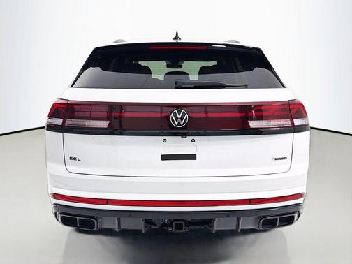 opal white pearl 2026 Volkswagen Atlas Cross Sport 2.0T SEL