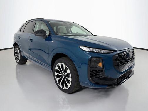 Malpelo Blue Metallic 2026 Audi Q3 TFSI quattro S tronic