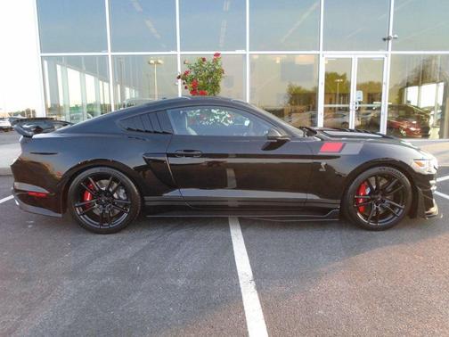 2020 Ford Shelby GT500 Base