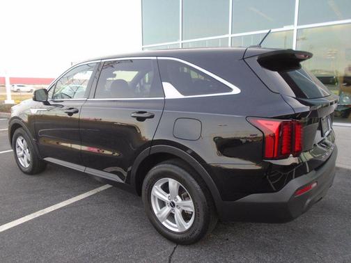 2022 Kia Sorento LX