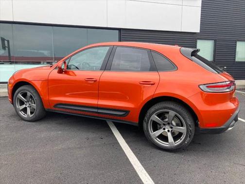 2024 Porsche Macan Base