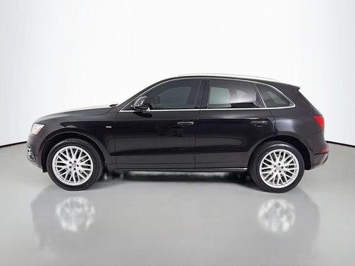 Brilliant Black 2017 Audi Q5 2.0T Premium Plus