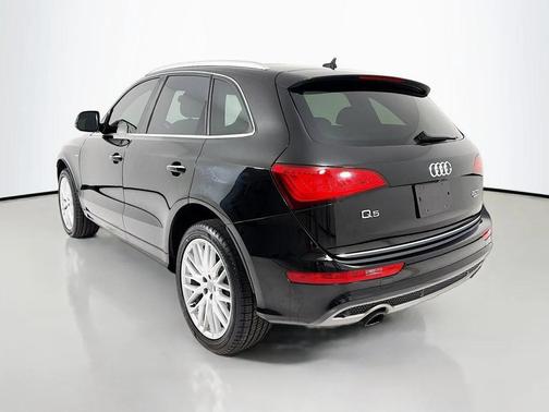 Brilliant Black 2017 Audi Q5 2.0T Premium Plus