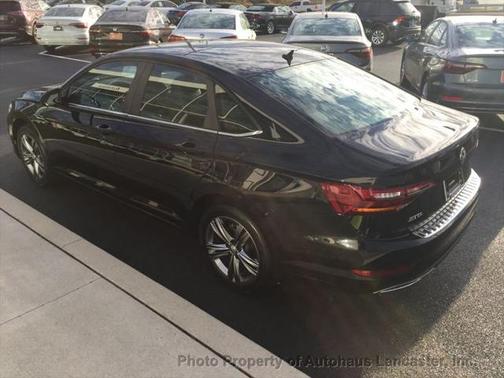 Black Uni 2019 Volkswagen Jetta 1.4T R-Line