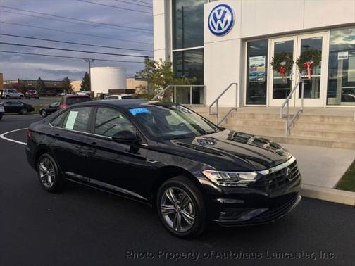 Black Uni 2019 Volkswagen Jetta 1.4T R-Line