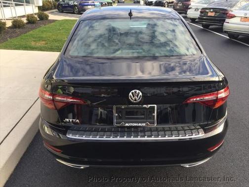 Black Uni 2019 Volkswagen Jetta 1.4T R-Line