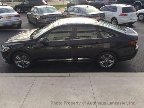 Black Uni 2019 Volkswagen Jetta 1.4T R-Line
