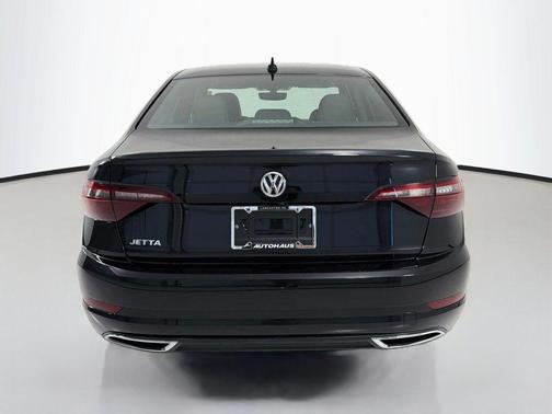Black Uni 2021 Volkswagen Jetta 1.4T R-Line
