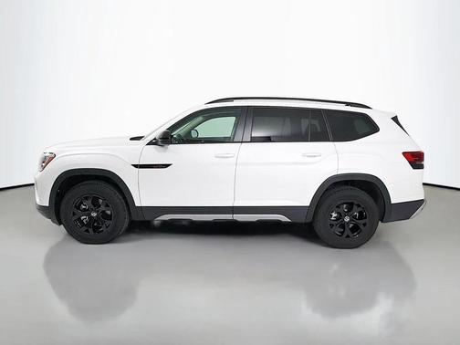Opal White Pearl 2026 Volkswagen Atlas Peak Edition