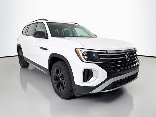Opal White Pearl 2026 Volkswagen Atlas Peak Edition