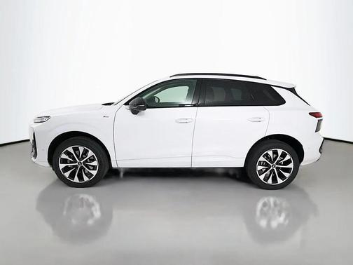 Glacier White Metallic 2026 Audi Q3 TFSI quattro S tronic