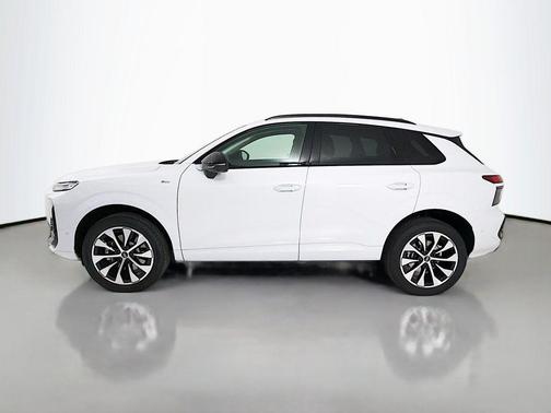 Glacier White Metallic 2026 Audi Q3 TFSI quattro S tronic