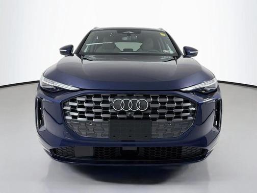 Navarra Blue Metallic 2026 Audi Q5 Premium Plus TFSI quattro S tronic