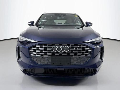 Navarra Blue Metallic 2026 Audi Q5 Premium Plus TFSI quattro S tronic