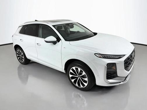 Glacier White Metallic 2026 Audi Q3 TFSI quattro S tronic