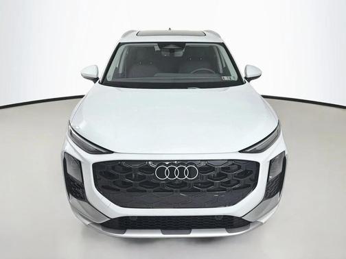 Glacier White Metallic 2026 Audi Q3 TFSI quattro S tronic