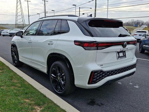 2026 Volkswagen Tiguan 2.0T SE R-Line Black 4MOTION