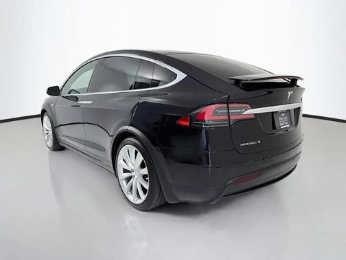 Obsidian Black Metallic 2016 Tesla Model X 90D