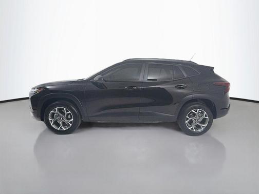 Mosaic Black Metallic 2025 Chevrolet Trax LT