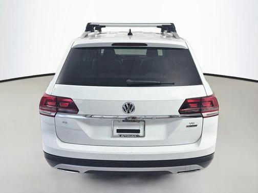 Pure White 2018 Volkswagen Atlas 3.6L SE