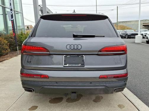 2026 Audi Q7 45 Premium