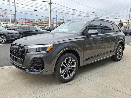 2026 Audi Q7 45 Premium