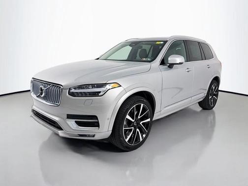 Silver Dawn Metallic 2023 Volvo XC90 B6 Plus 7-Seater
