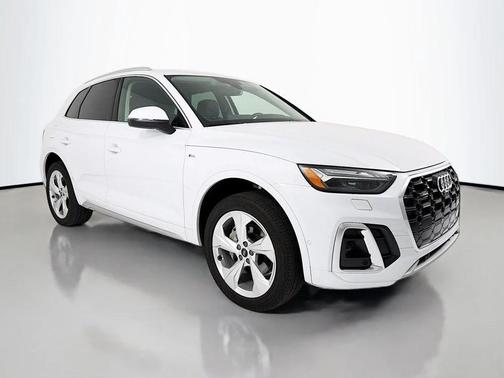 Glacier White Metallic 2023 Audi Q5 45 S line Prestige