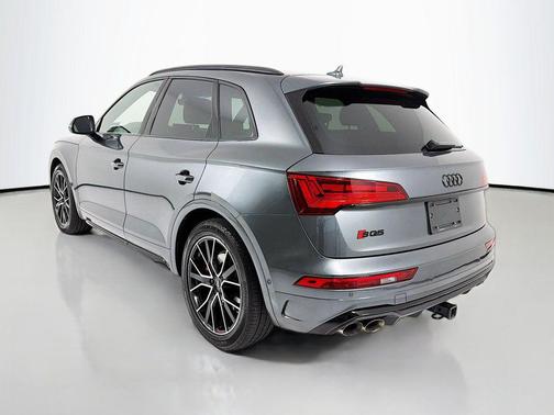 Daytona Gray Pearl Effect 2024 Audi SQ5 3.0T Prestige