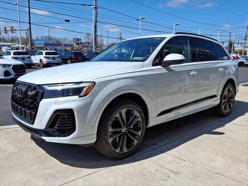 2025 Audi Q7 55 Premium Plus