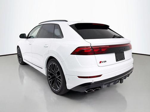 Glacier White Metallic 2026 Audi SQ8 4.0T Prestige