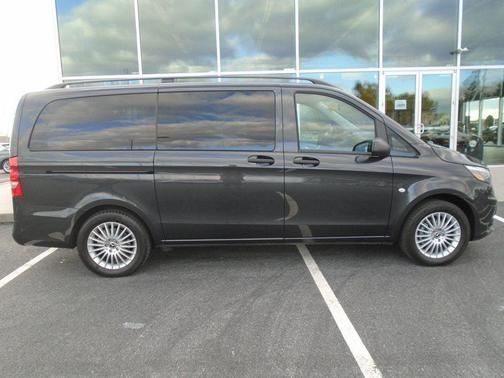 2023 Mercedes-Benz Metris Base