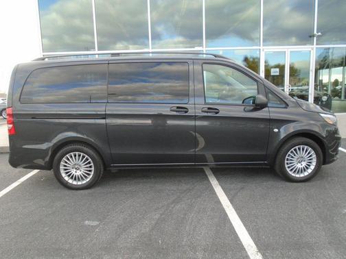 2023 Mercedes-Benz Metris Base