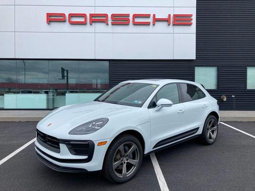 2024 Porsche Macan Base (PDK)