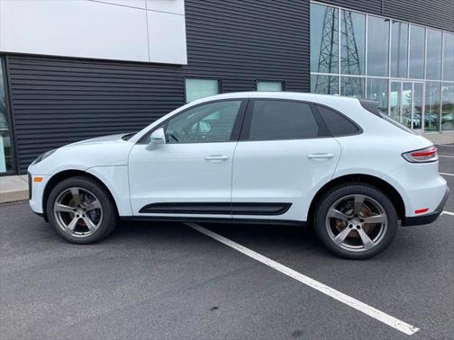 2024 Porsche Macan Base