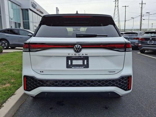 2025 Volkswagen Tiguan 2.0T SE R-Line Black 4MOTION