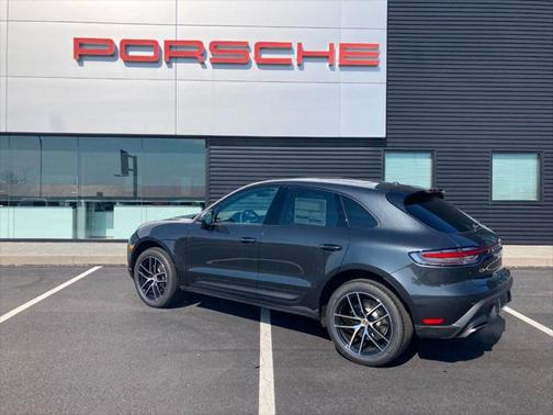 2024 Porsche Macan Base